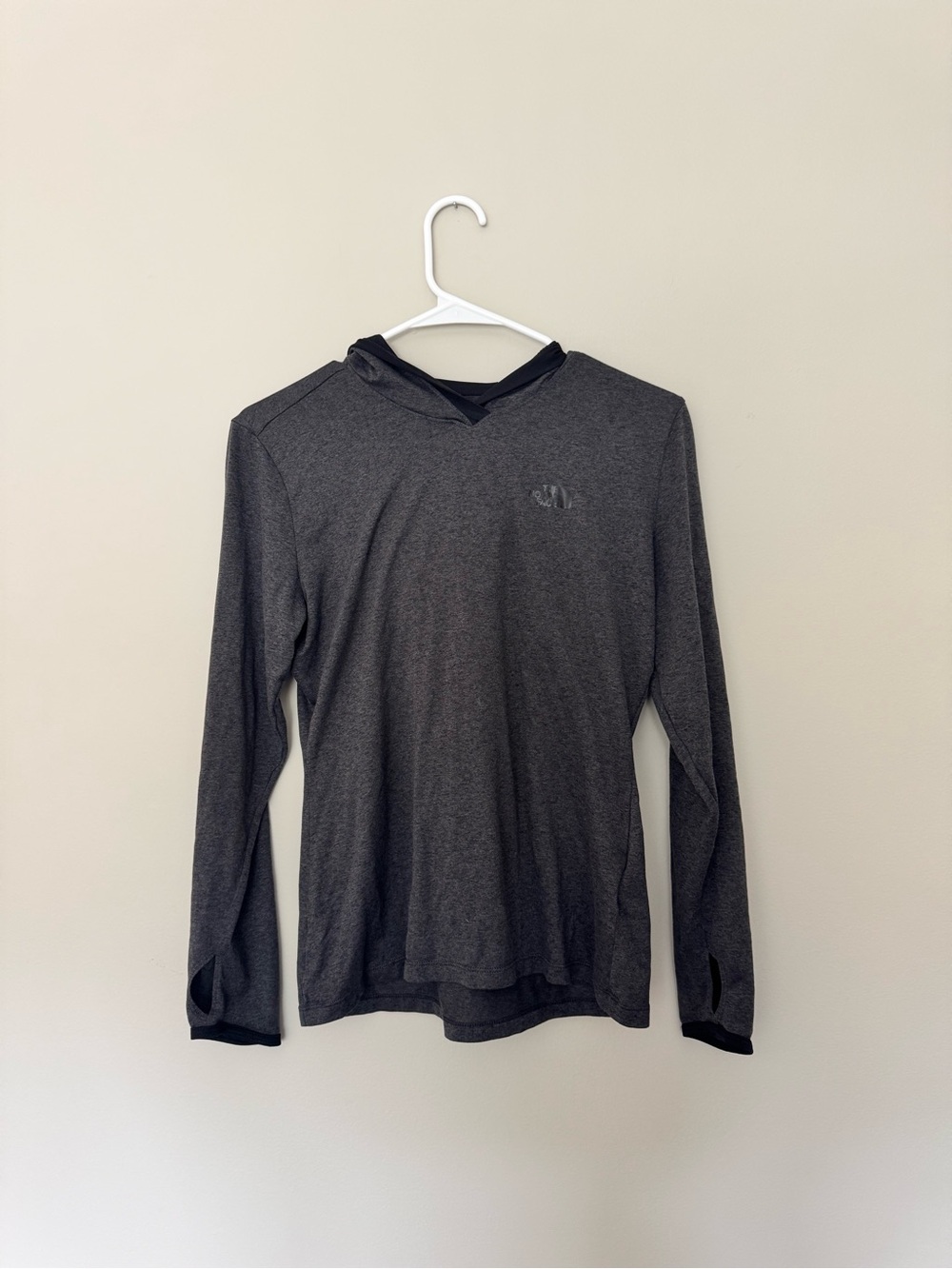 Women’s North Face Dark Gray Hooded Long-Sleeve Performance Shirt